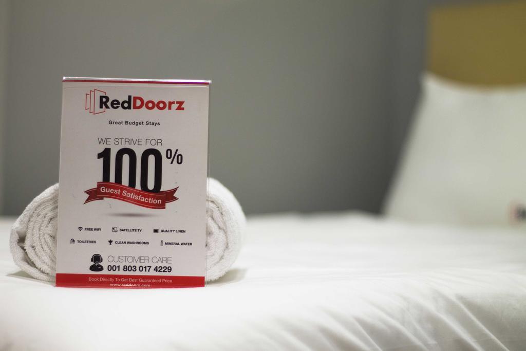 בנדונג Reddoorz Plus @ Candrawulan Buahbatu מראה חיצוני תמונה